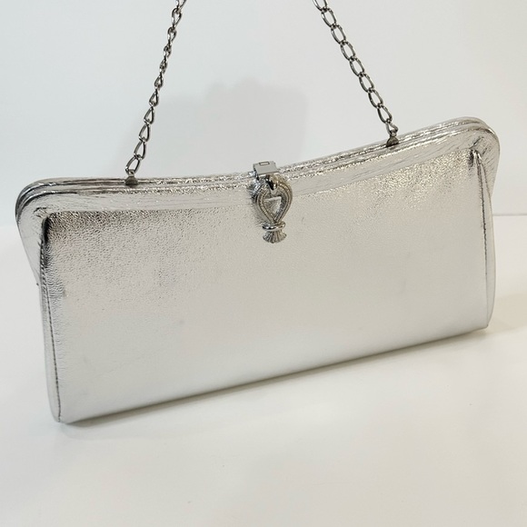 🌟HP🌟VTG 1950s-60s Silver Vinyl Decorative Lift Clasp Evening Bag - Picture 1 of 14